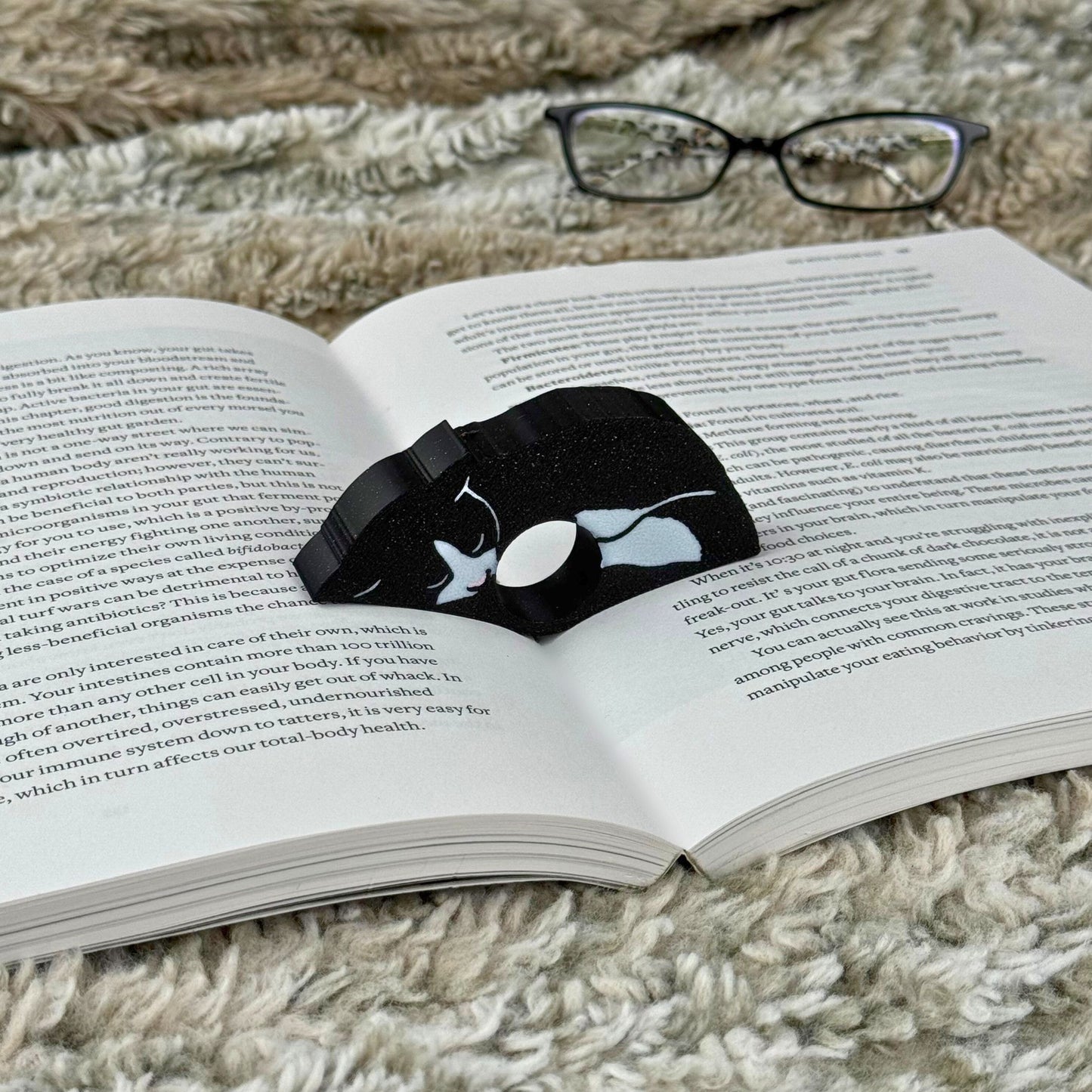 Custom Sleepy Cat Book Page Holder