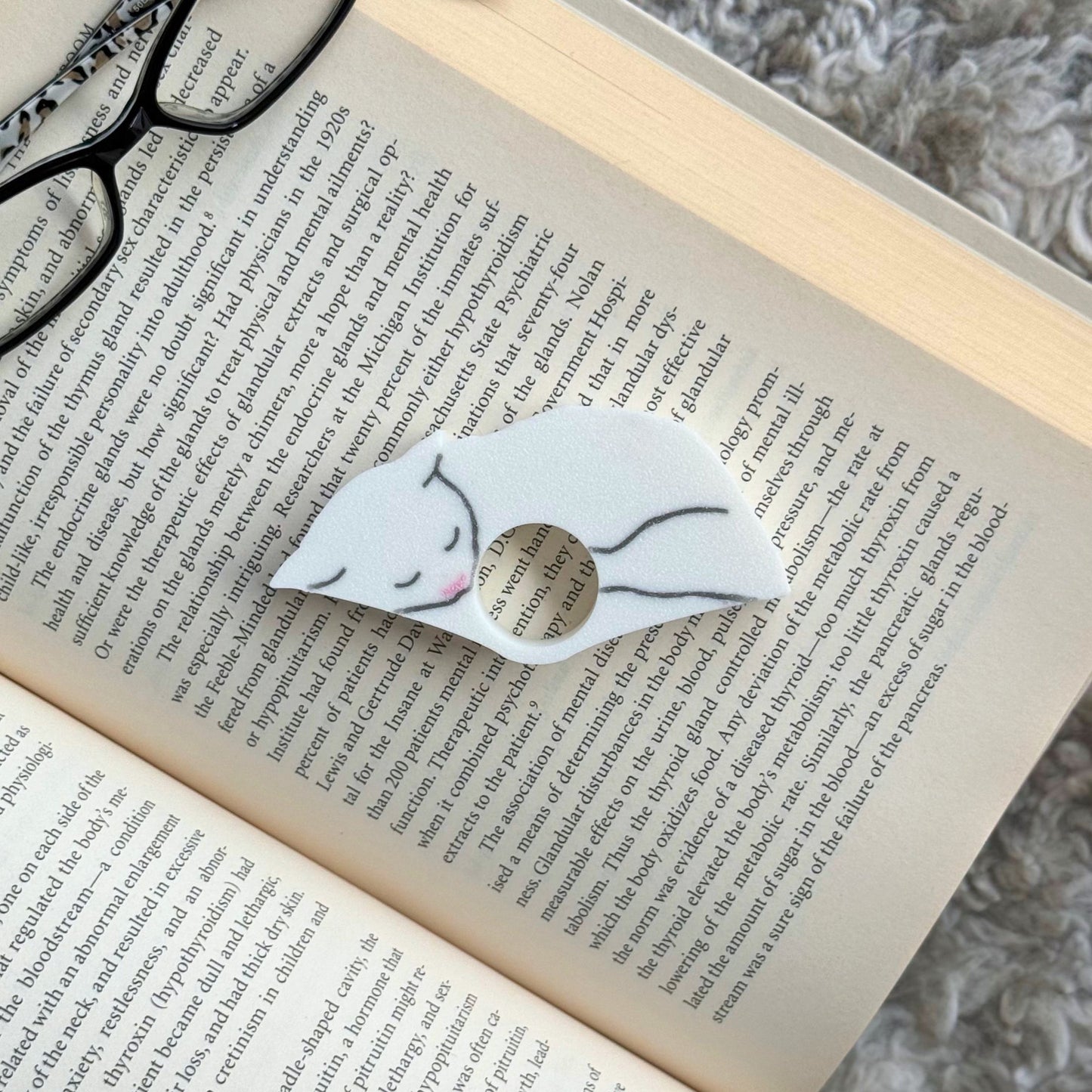 White Cat Book Page Holder Ring