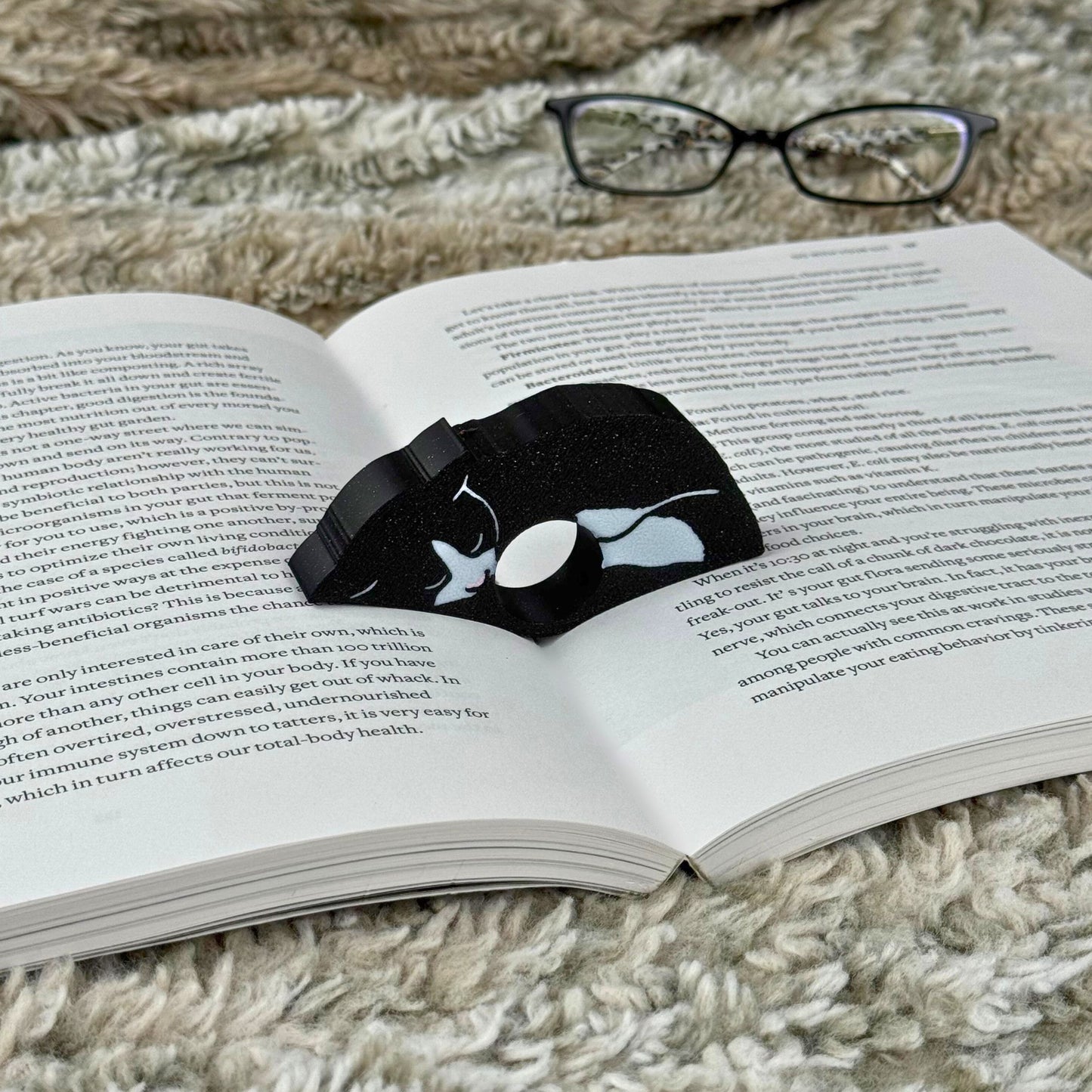 Adorable Tuxedo Cat Book Page Holder Ring