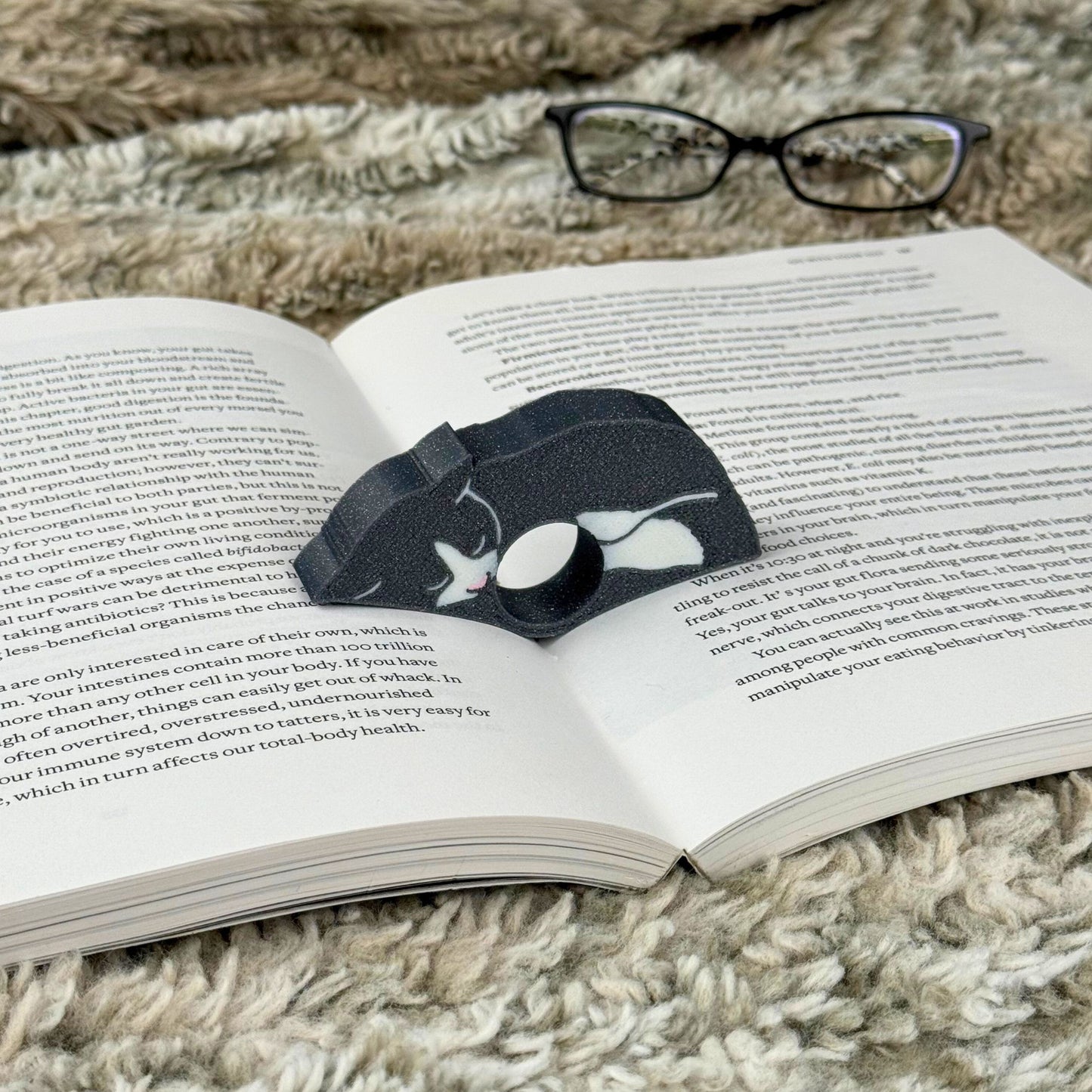 Adorable Tuxedo Cat Book Page Holder Ring