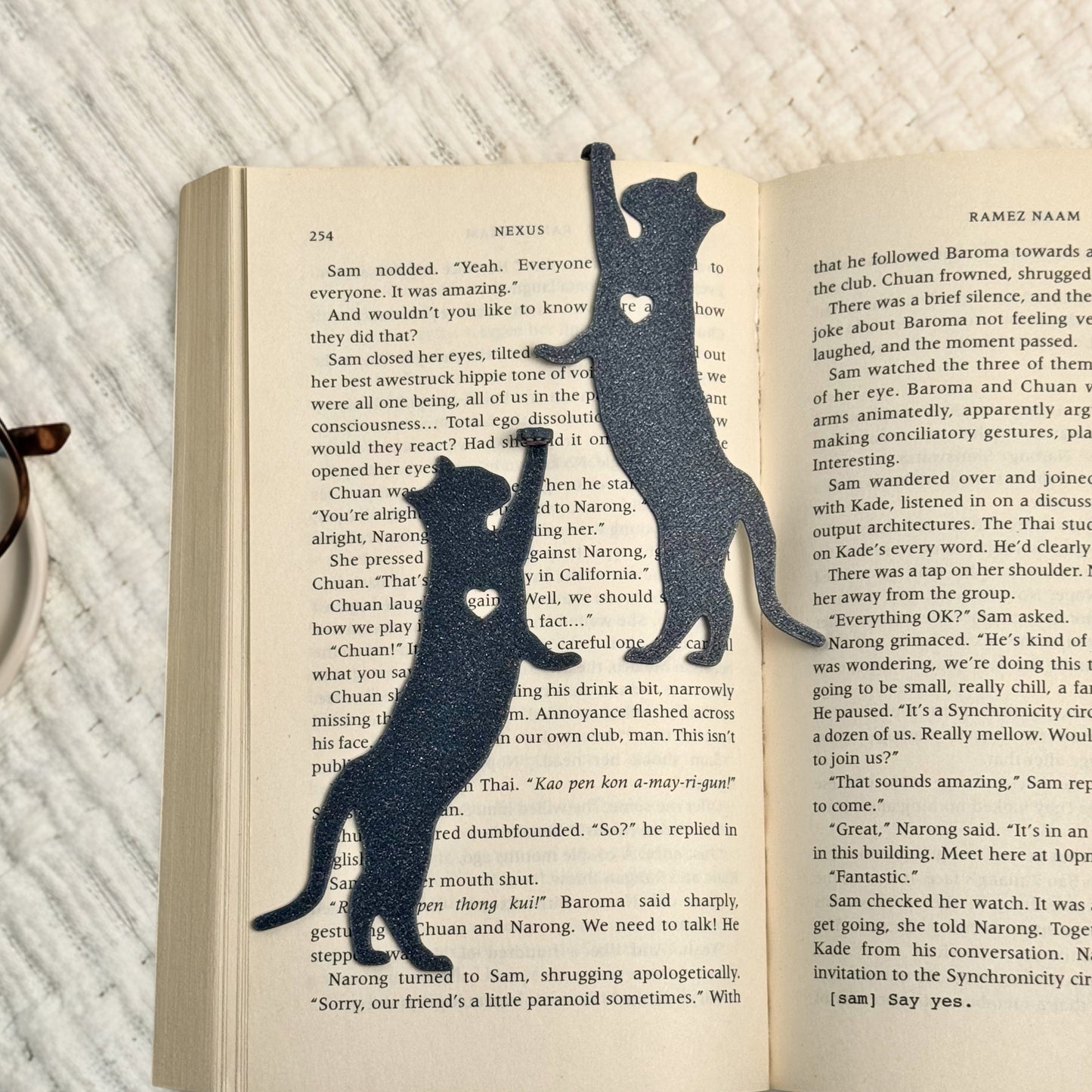 Cat Hanging by Paw Fun Bookmark with Cute Toe Beans
