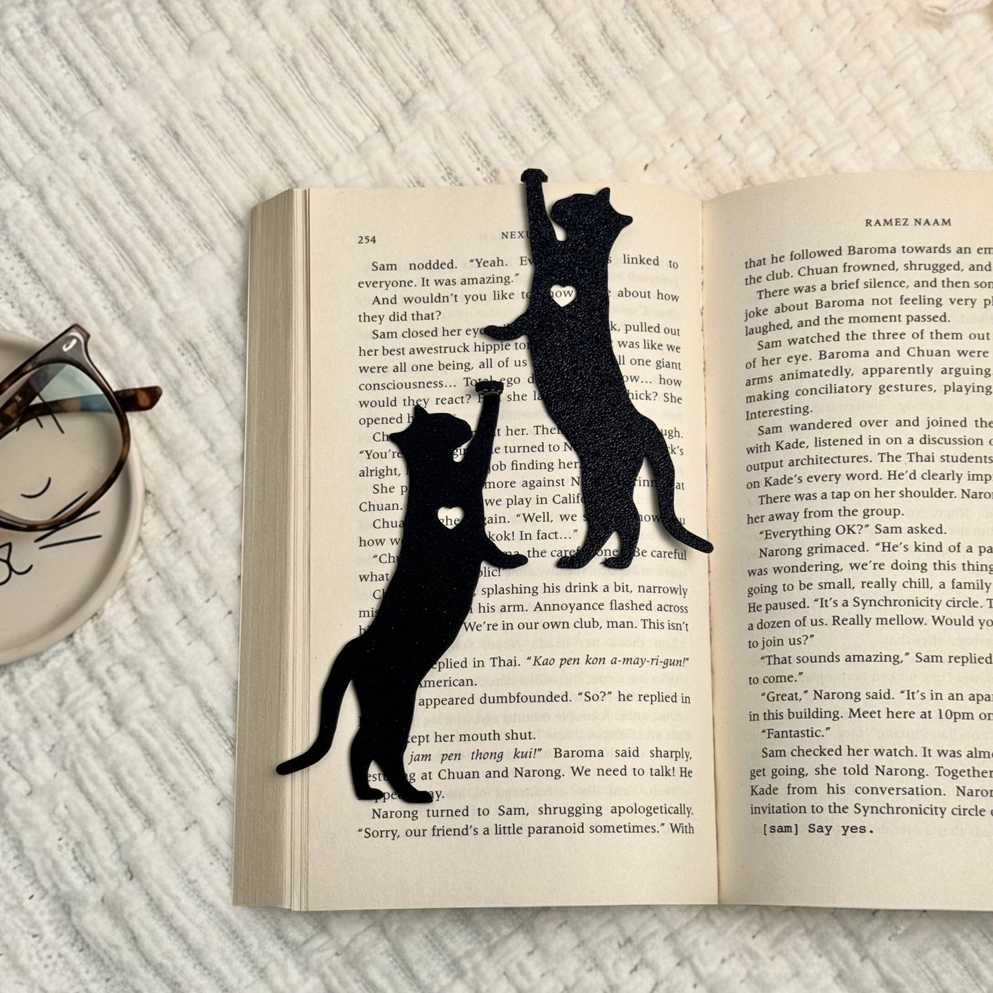 Cat Hanging by Paw Fun Bookmark with Cute Toe Beans
